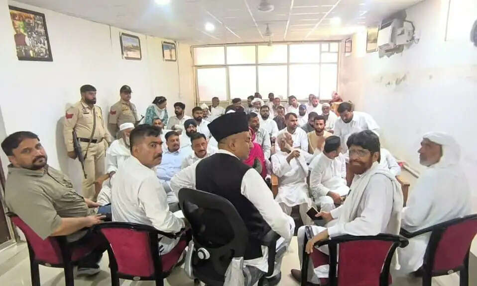 भाजपा राष्ट्रीय अध्यक्ष के प्रस्तावित दौरे को लेकर सांसद गुलाम अली खटाना ने की तैयारी बैठक