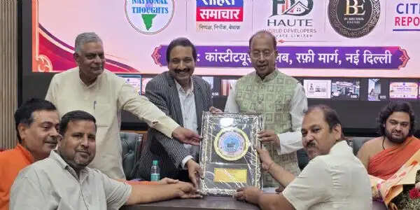 हिंदी पत्रकारिता ने राष्ट्रहित, सामाजिक चेतना और जनभावनाओं को सशक्त मंच प्रदान किया : विजय गोयल