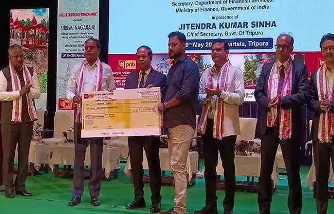 देश के बैंकों का प्रदर्शन मजबूत, सालाना 15.90 फीसदी की वृद्धिः डीएफएस सचिव