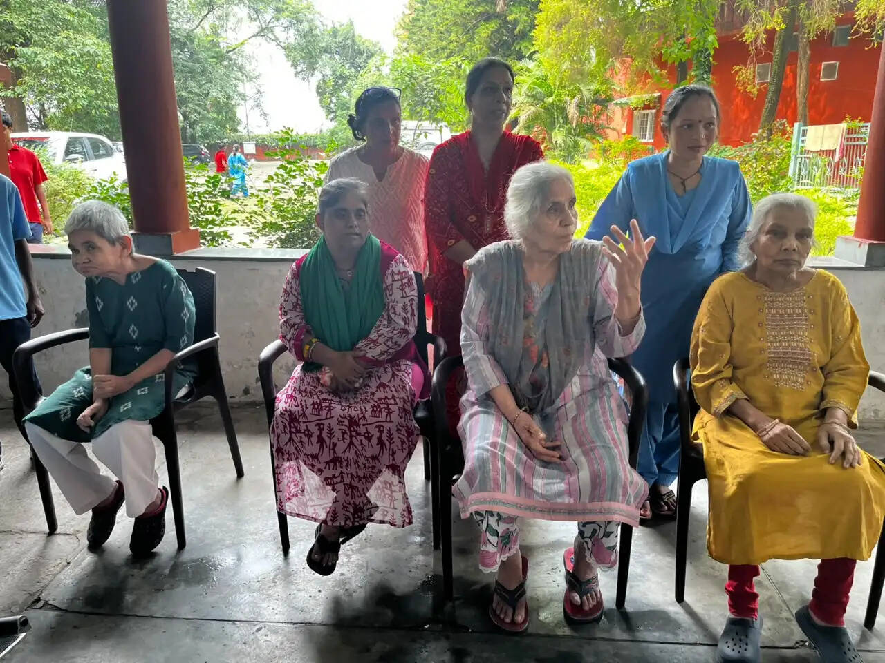 दिव्यांगजनों और बुक्सा जनजाति के गांवों में मतदाता जागरूकता अभियान