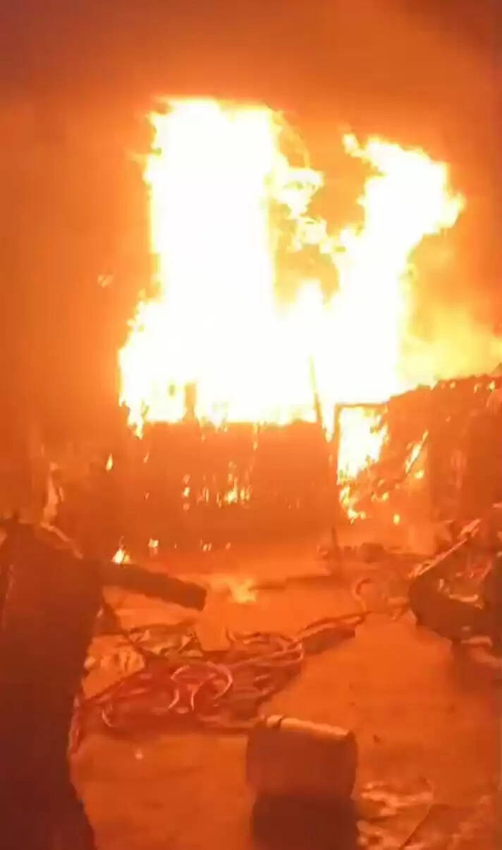 शार्ट सर्किट से लगी आग से गृहस्थी खाक