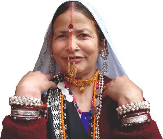 लोक निर्मला सम्मान 2025 से सम्मानित होगी सुप्रसिद्ध लोक गायिका बसंती बिष्ट