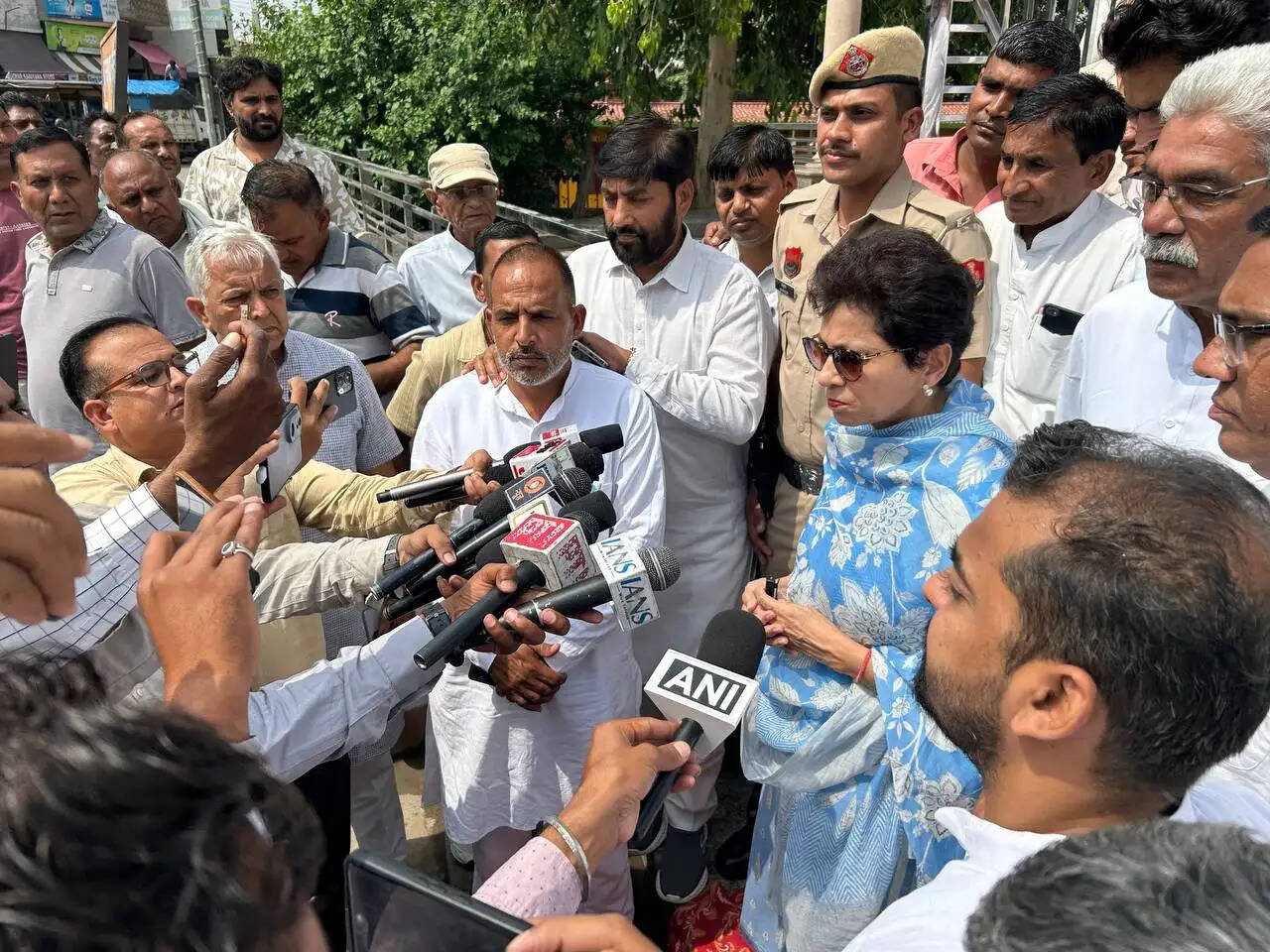 जींद : डा. बीआर अंबेडकर लाइब्रेरी का नाम बदल कर अटल लाइब्रेरी करने पर रोष प्रदर्शन