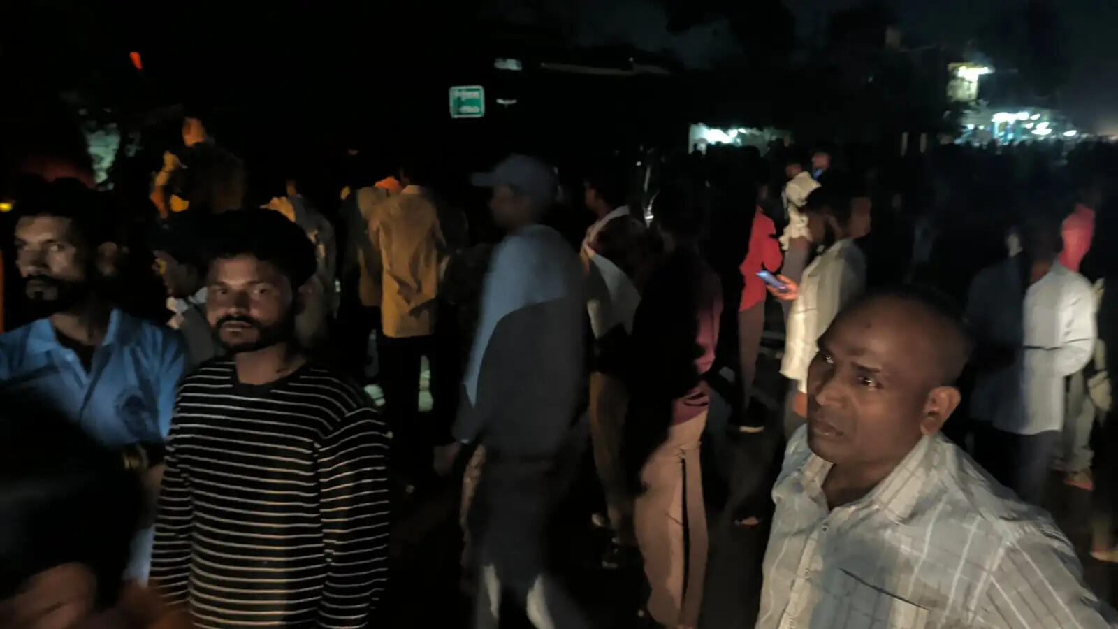 अंबिकापुर : तेज रफ्तार स्कॉर्पियो ने रौंदे राहगीर, तीन महिलाओं की जान गई, भीड़ ने चालक को बेदम पीटा