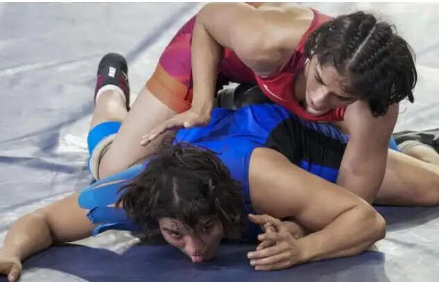 एशियाई खेल चयन ट्रायल्स में थमा विनेश का सफर, सेमीफाइनल में मीनाक्षी से मिली हार