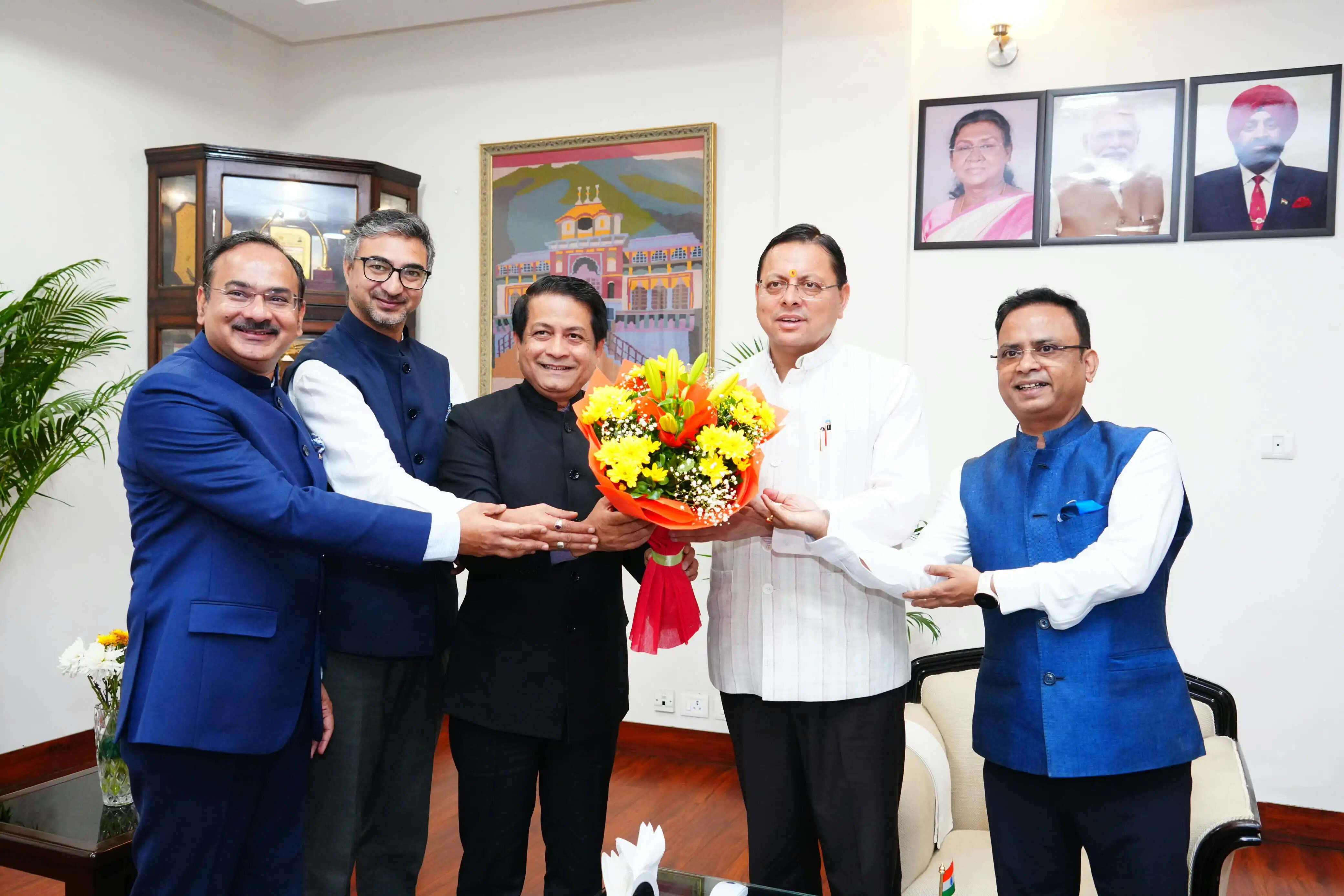 धामी ने दिए विदेशों में रोजगार अवसर तलाशने के निर्देश, उत्तराखंड के युवाओं को कौशल व भाषा प्रशिक्षण पर जोर