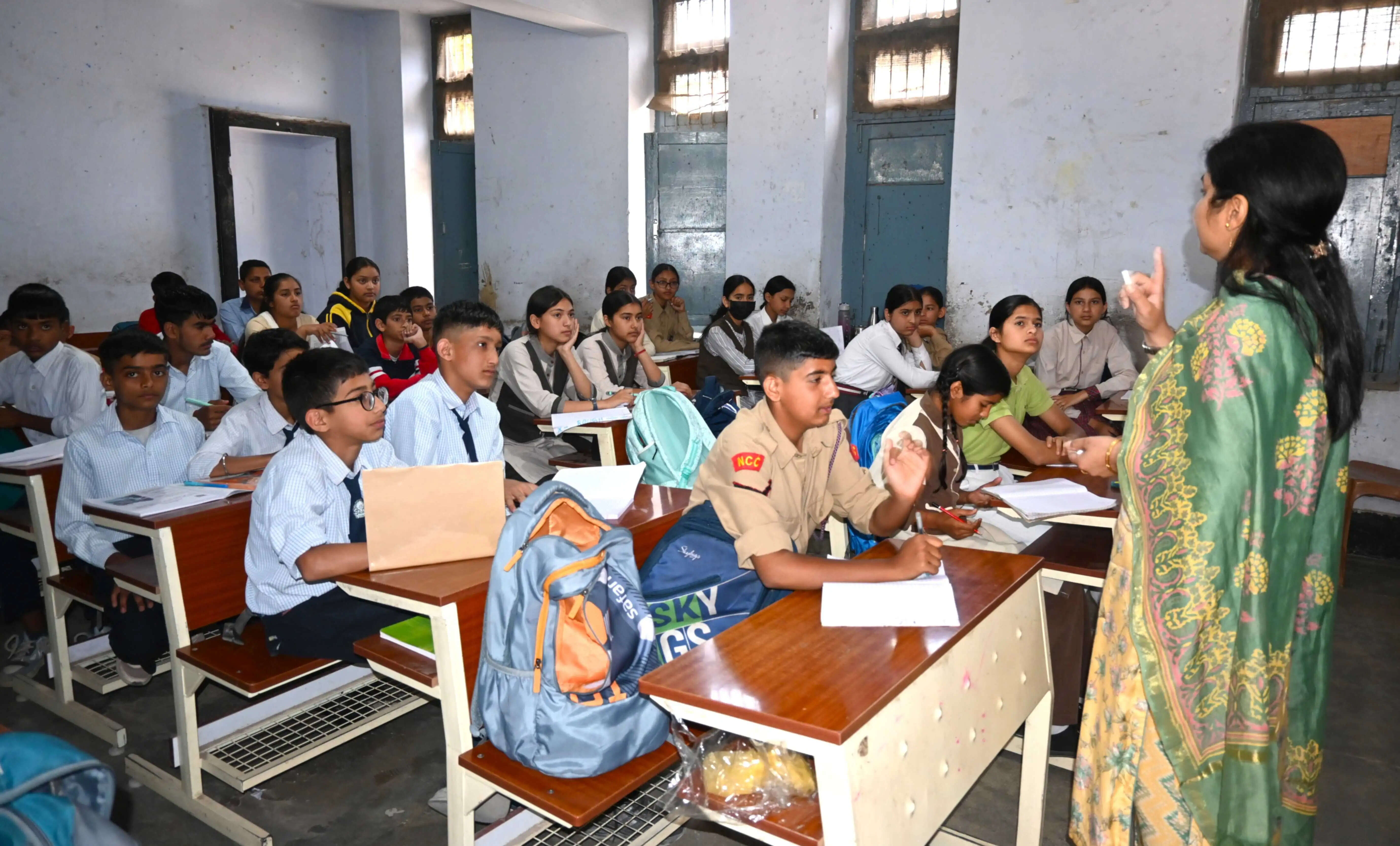 सरकारी स्कूलों में सीबीएसई के प्रति भारी उत्साह, मंडी जिला में 12 हजार से अधिक बच्चों ने लिया प्रवेश