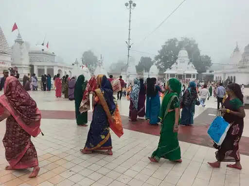 हरतालिका तीज पर अमरकंटक में उमड़ी श्रद्धालुओं की भीड़, नर्मदा समेत नदियों में किया मौनी स्नान