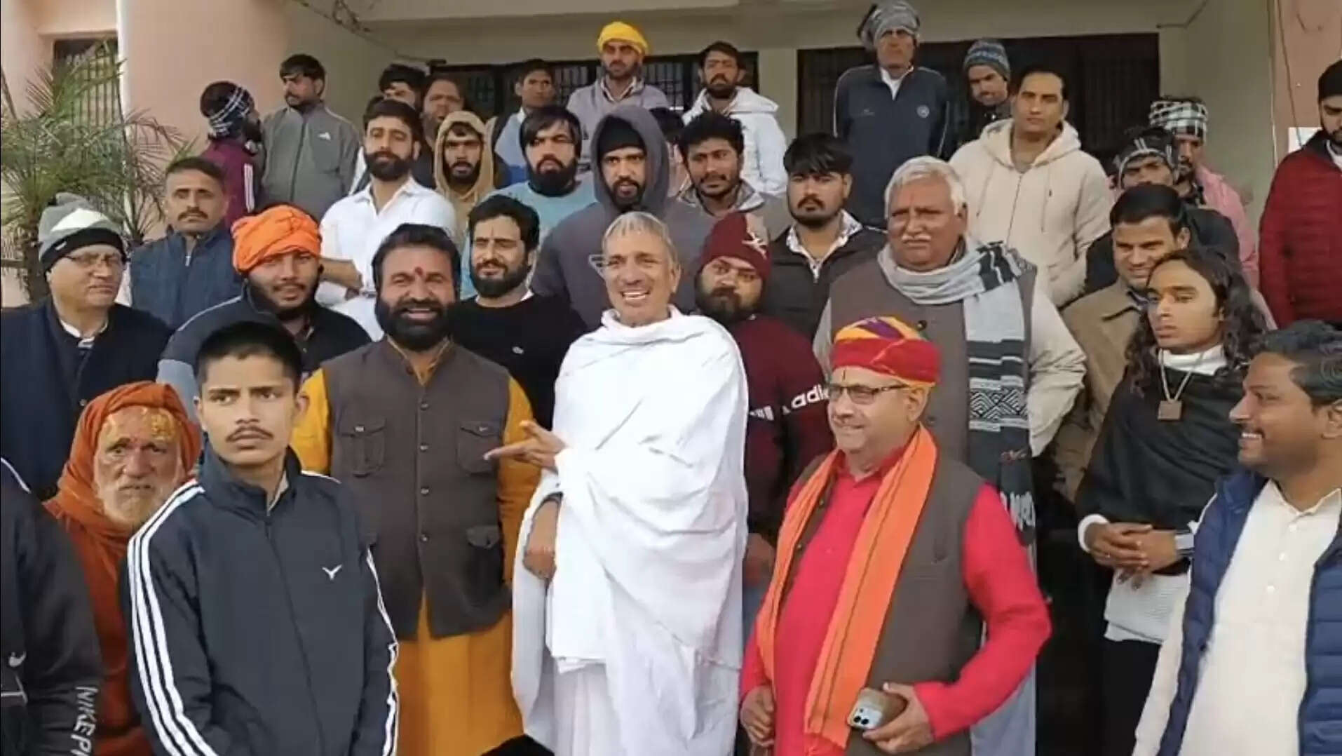 नूंह में गौ तस्करी,लव जिहाद व धर्मांतरण पर हिंदू संगठनों ने डीसी को दिया ज्ञापन