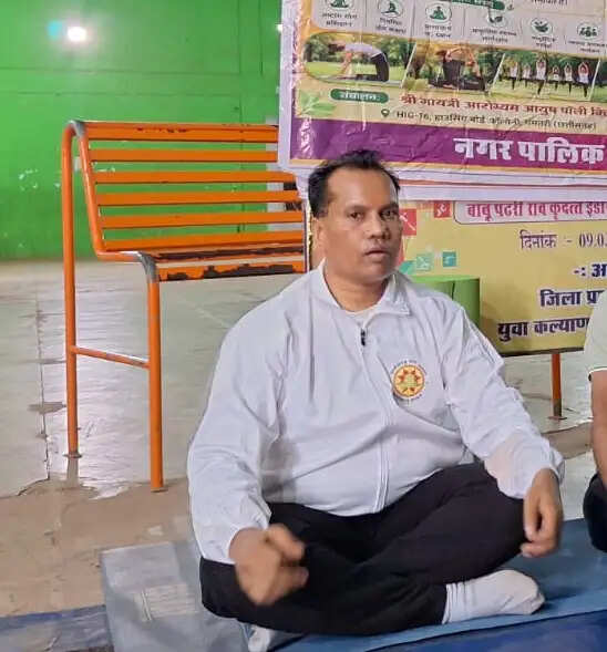 योग शिविर में लोगों को दी गई आयुर्वेद और प्राकृतिक चिकित्सा की जानकारी