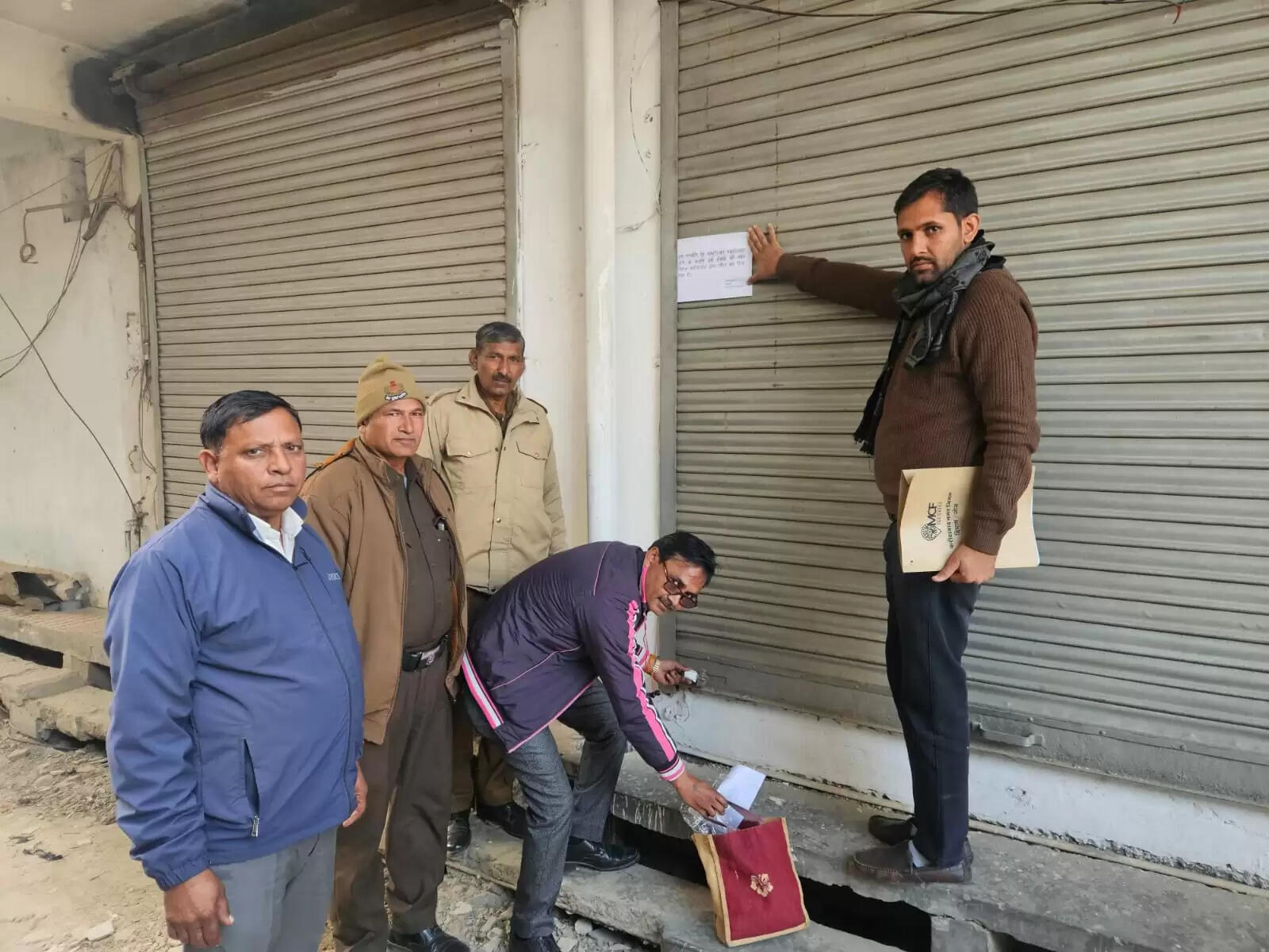 फरीदाबाद : नगर निगम ने 55 बकायाधारकों की संपत्ति को किया सील