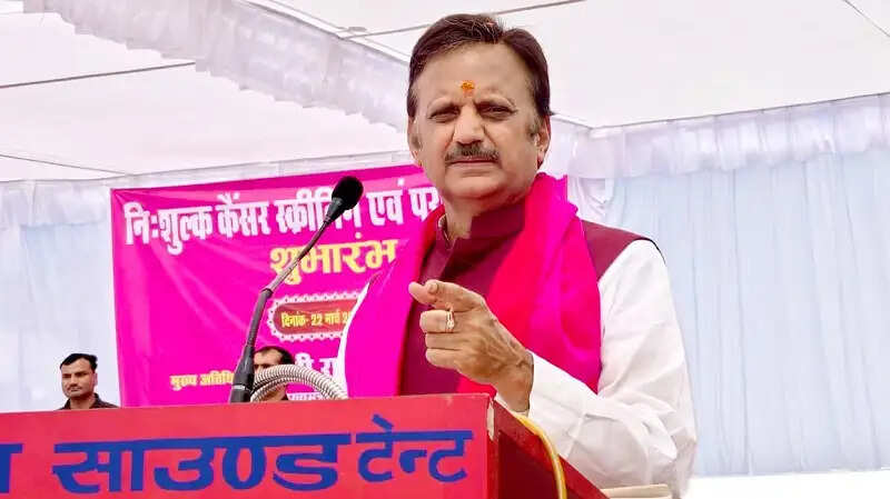 बेटियों को एचपीव्ही टीके लगवाकर सर्वाइकल कैंसर से दें सुरक्षा : उप मुख्यमंत्री शुक्ल