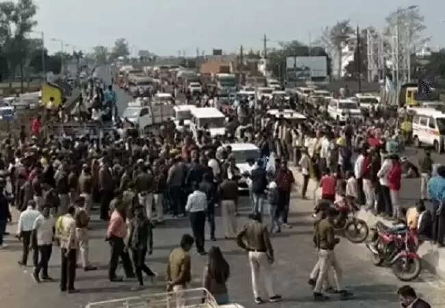 मप्र के जबलपुर में हिट एंड रन मामले में मृतकों की संख्या पांच हुई, गुस्साए परिजनों ने लगाया जाम