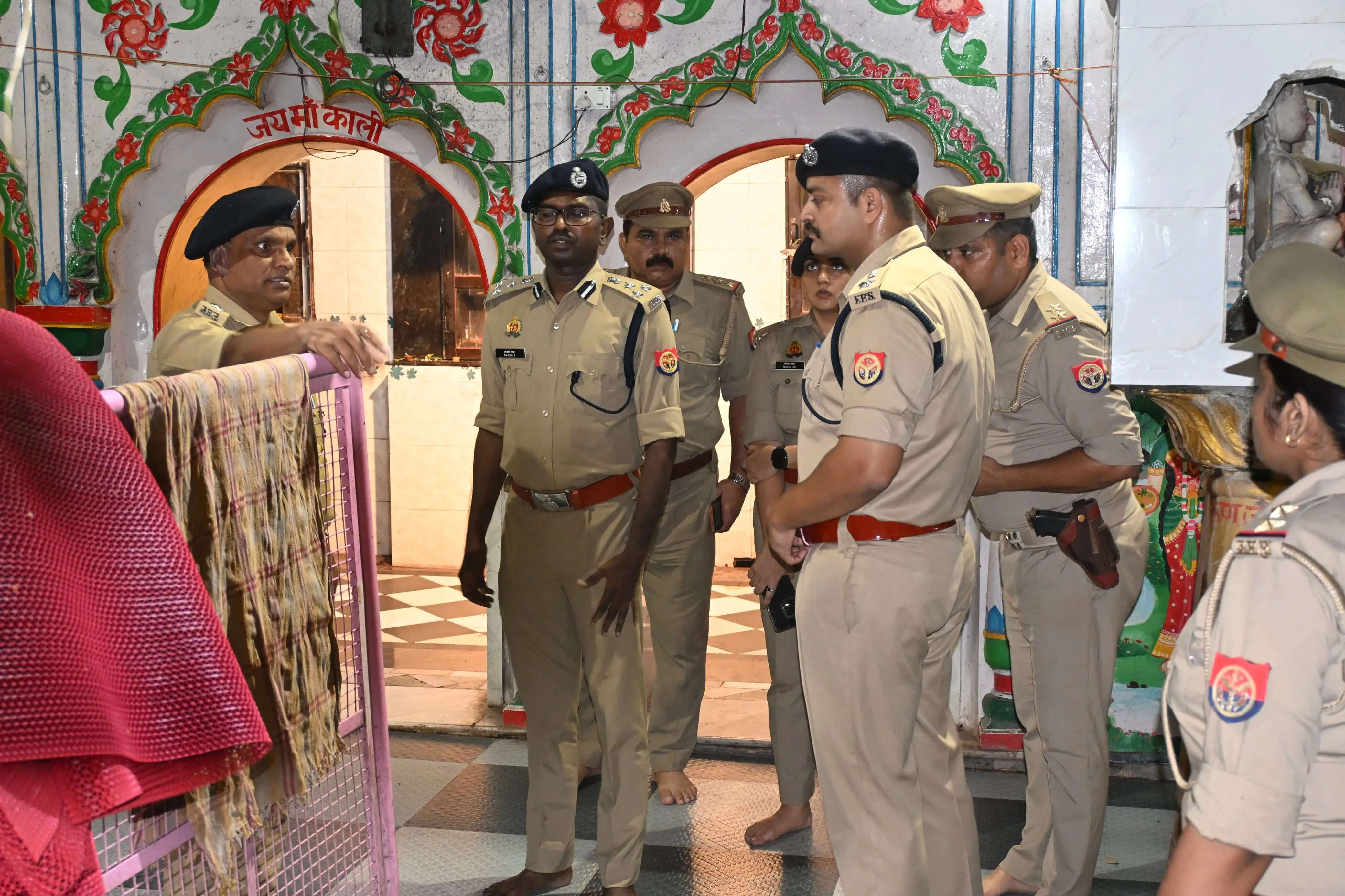 कांवड़ यात्रा और सावन सोमवार को लेकर पुलिस अलर्ट, शहर में रूट मार्च; भारी वाहनों पर रोक