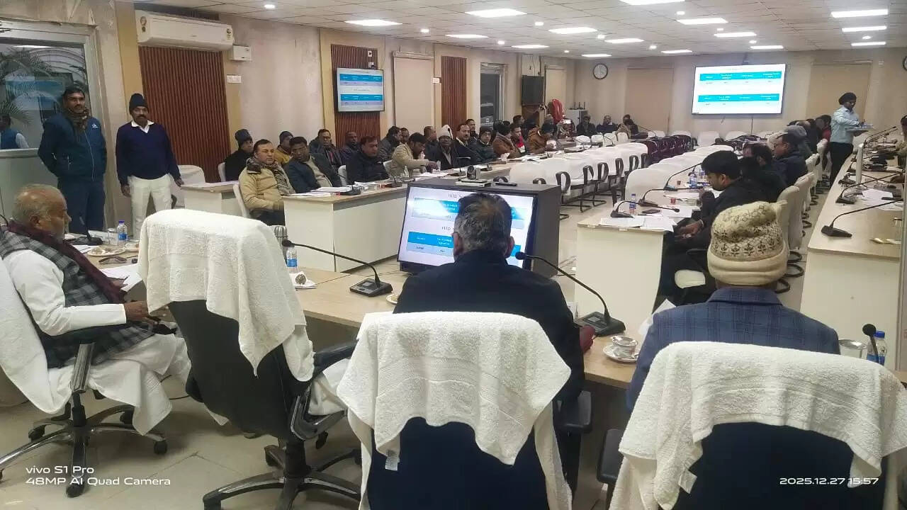 मंत्री श्रवण कुमार ने&nbsp;किया&nbsp;जिले कि&nbsp;विकास योजनाओं की समीक्षा