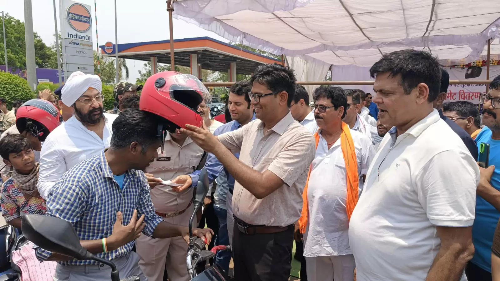 हेलमेट के उपयोग को सामाजिक जिम्मेदारी के रूप में दें बढ़ावा : वित्त मंत्री ओपी चौधरी