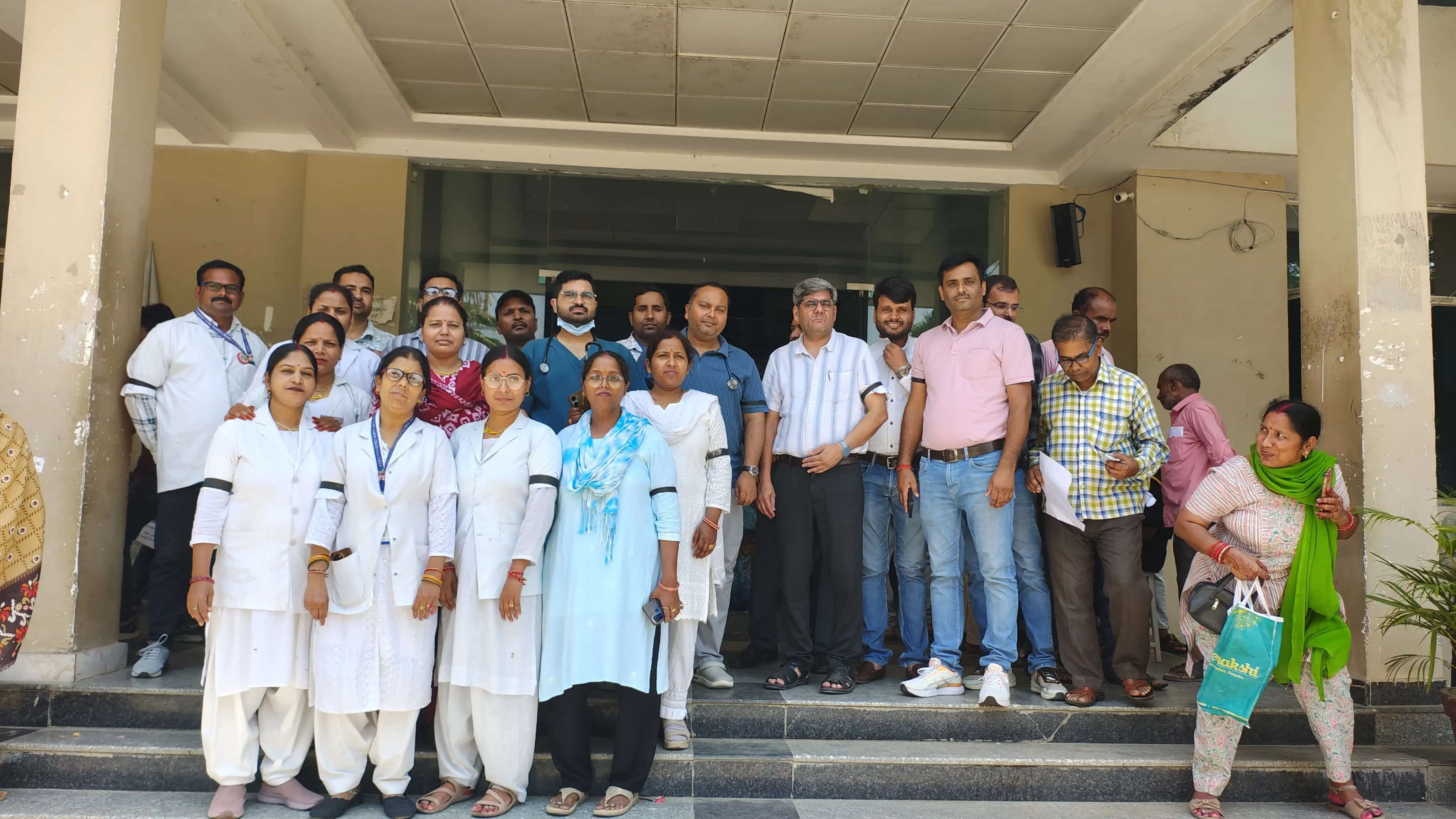मानदेय न मिलने से नाराज एनएचएम संविदा कर्मचारी बांधेंगे काला फीता, 21 मई से पूर्ण कार्य बहिष्कार का ऐलान
