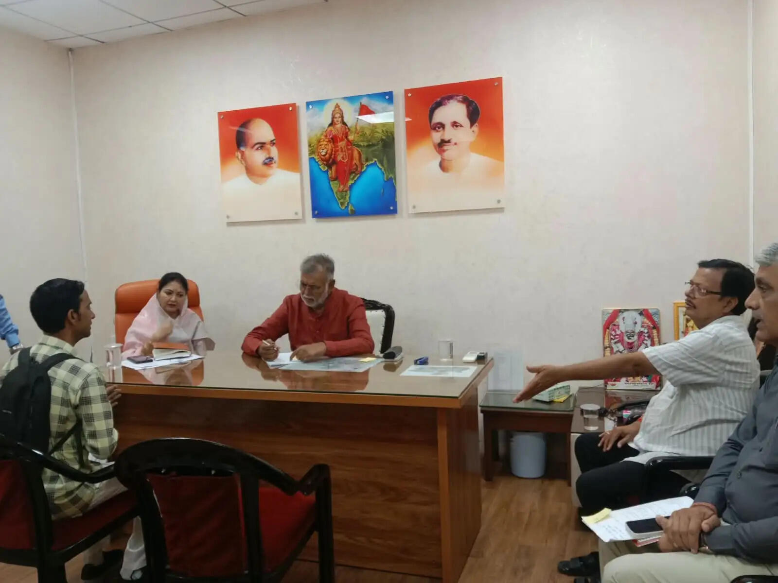 कार्यकर्ताओं की जनसमस्याओं का प्राथमिकता से होगा निराकरण : मंत्री&nbsp;प्रहलाद&nbsp;पटेल