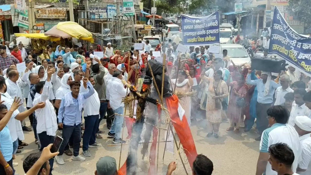 सोनीपत: नवीन जयहिंद ने स्वास्थ्यकर्मियों के धरने का समर्थन किया