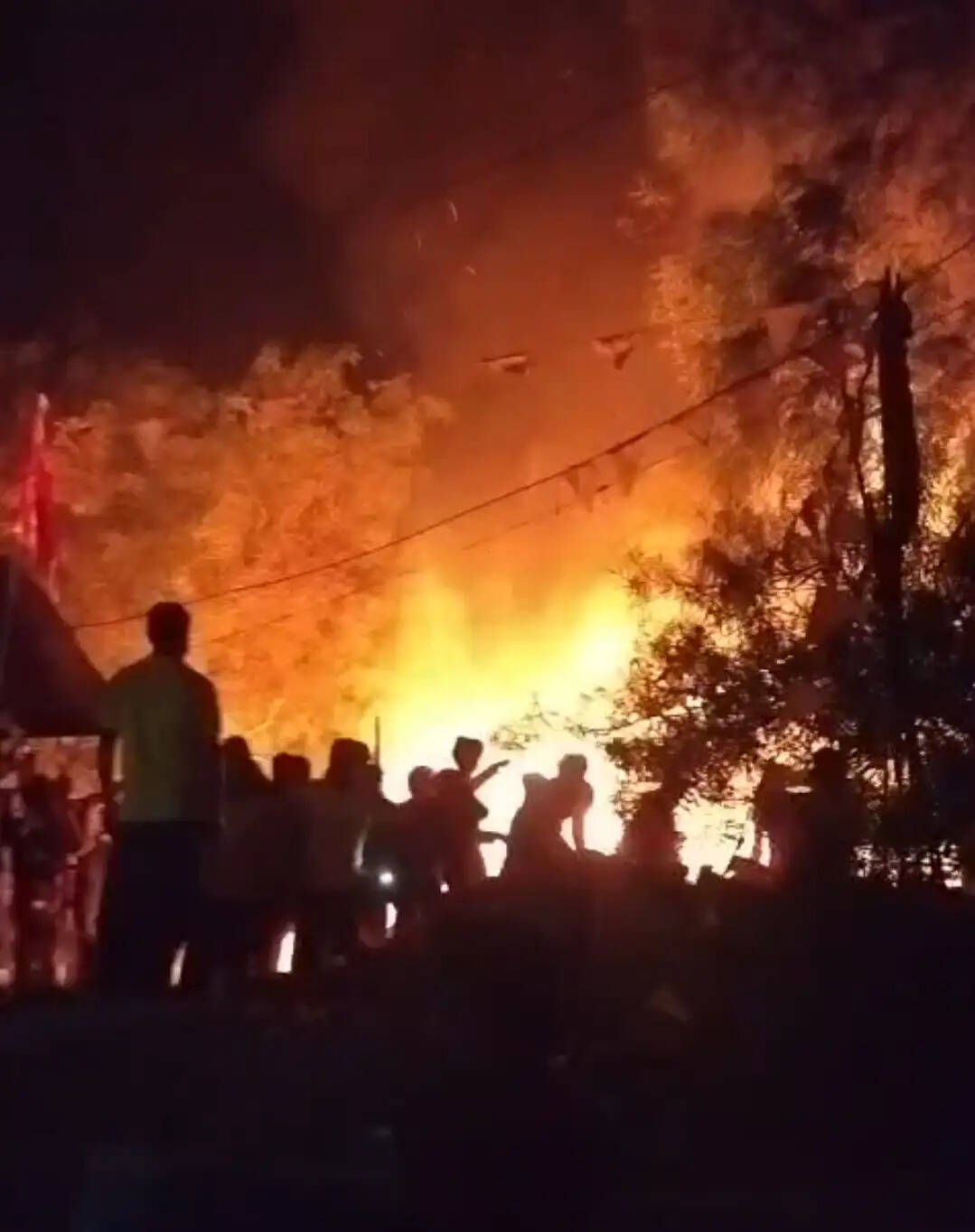 सारण के बंद पड़ी देसी शराब फैक्ट्री में लगी आग