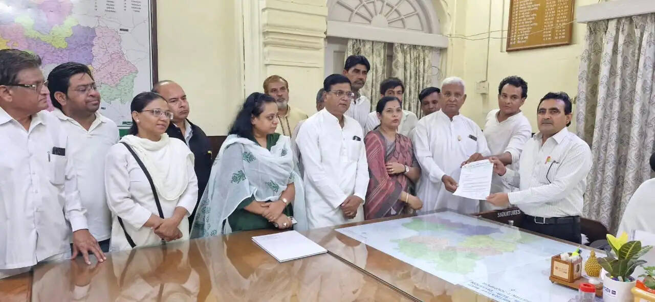 धार्मिक स्थलों की सुरक्षा सुनिश्चित करने की मांग