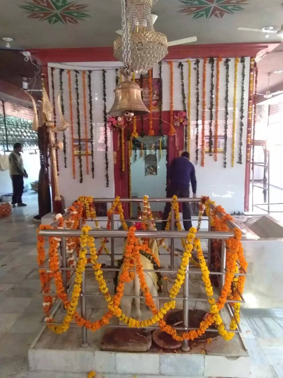 महाशिवरात्री को लेकर ऊना के प्राचीन द्रोण महादेव शिव मंदिर में तैयारियां पूरी