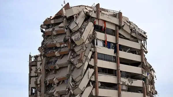 वेनेजुएला में भूकंप से मरने वालों की संख्या हुई 1000, अभी भी हजाराें लापता