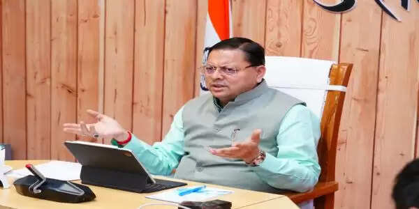 वेदर कैमरा लगाना जरूरी, हेली सेवा के सुरक्षा मानकों से खिलवाड़ बर्दाश्त नहीं : मुख्यमंत्री धामी