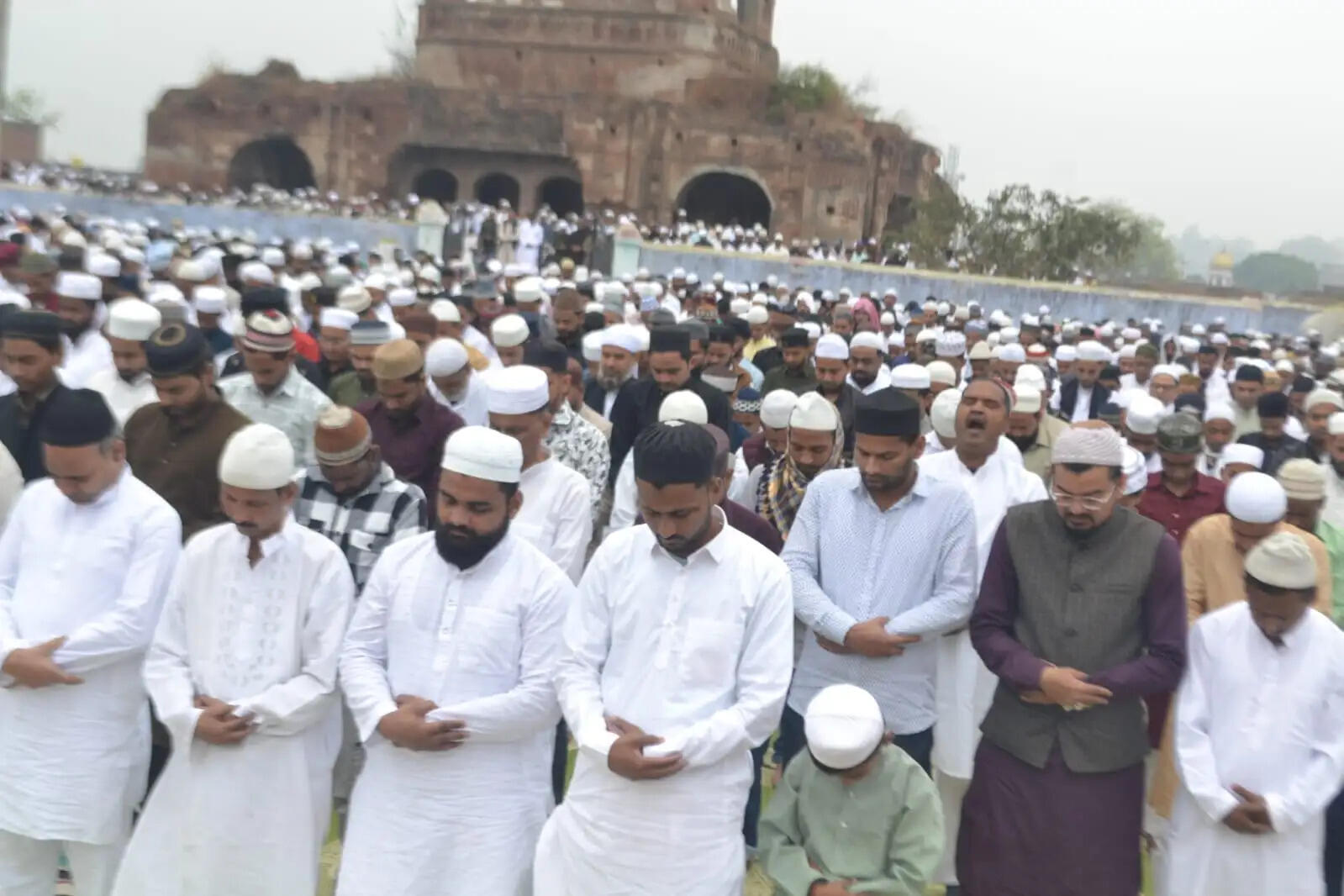 उप्र के फर्रूखाबाद में मनाई गई ईद