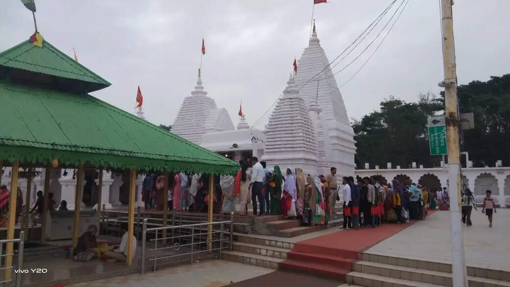 अनूपपुर: सोमवती अमावस्या पर सुहागिन महिलाओं ने व्रत रखकर की पूजा अर्चना