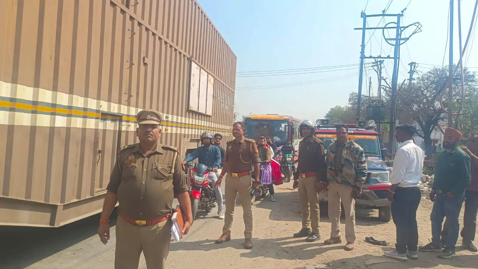 नेशनल हाईवे पार करते समय कार की टक्कर से बुजुर्ग की मौत