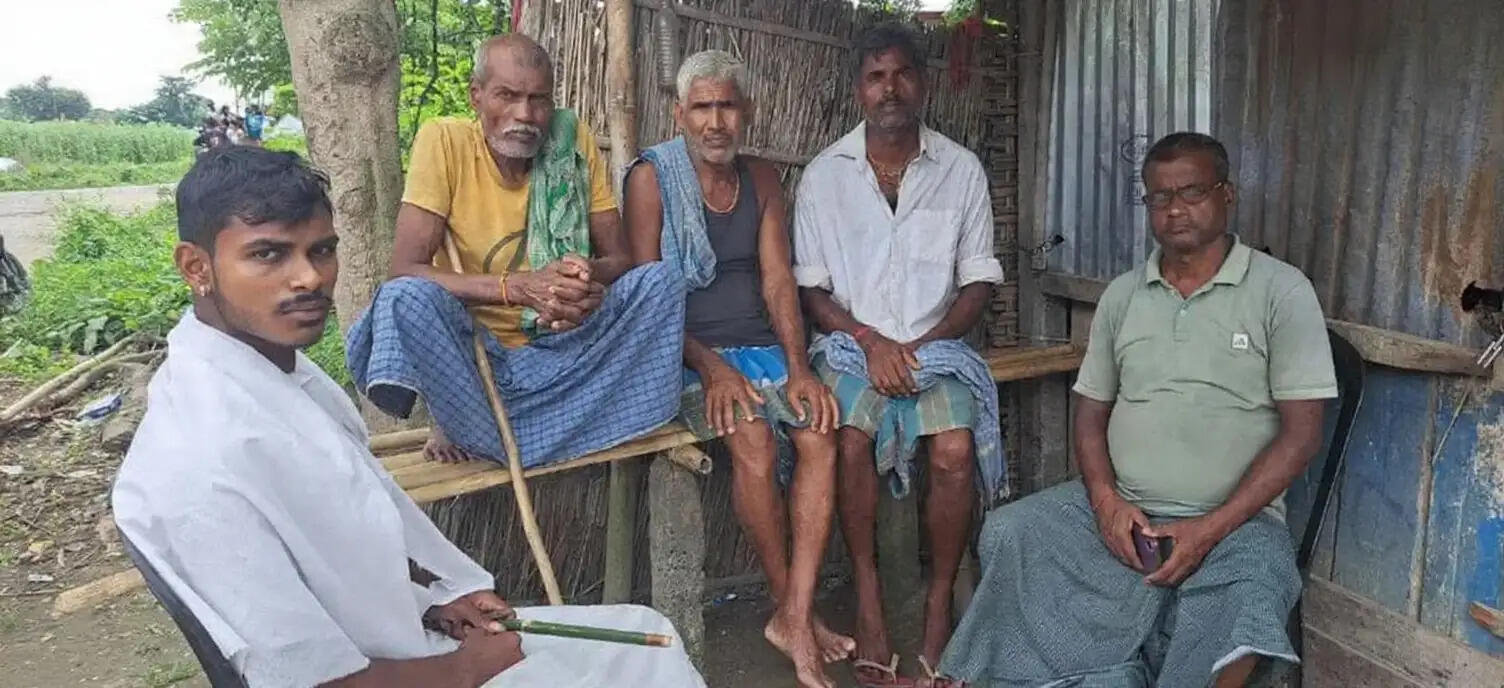 छातापुर के युवक की संदिग्ध हत्या से सनसनी, फोन आने के बाद घर से निकला