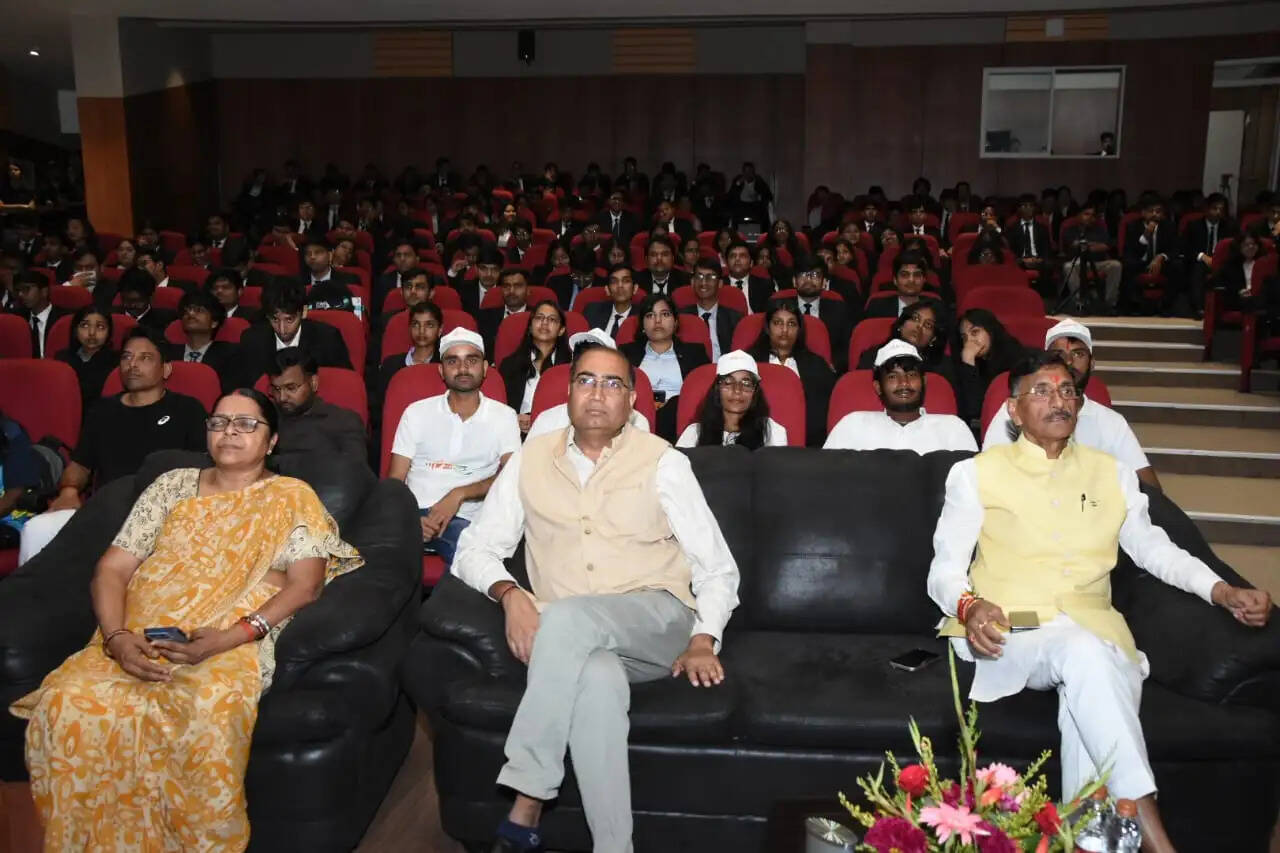 खेल केवल मेडल जीतने तक सीमित नहीं, यह जिम्मेदार नागरिक बनाता है: प्रधानमंत्री