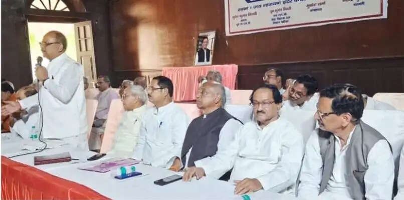 माध्यमिक शिक्षक संघ ने की उप्र वित्तविहीन शिक्षक सेवा सुरक्षा एवं कल्याण बोर्ड/आयोग के गठन की मांग, राज्य सरकार को भेजेंगे प्रस्ताव