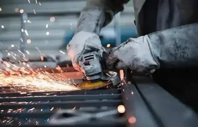 औद्योगिक उत्पादन की वृद्धि दर फरवरी में छह माह के निचले स्तर 2.9 फीसदी पर