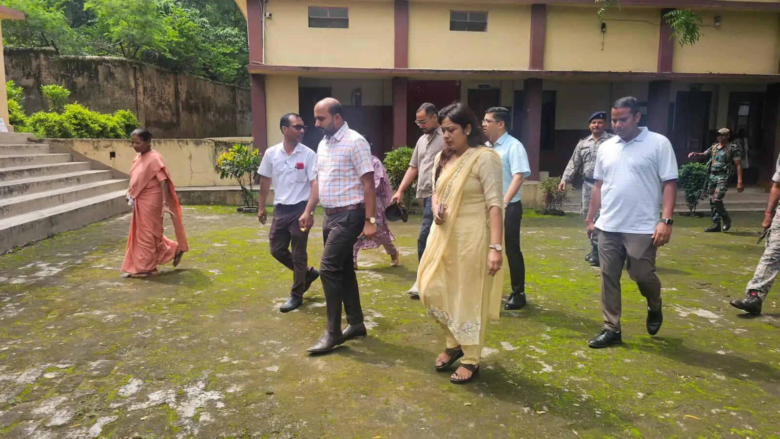 30 परीक्षा केंद्रों पर सम्पन्न हुई जेएसएससी की परीक्षा, डीसी और एसपी ने किया निरीक्षण