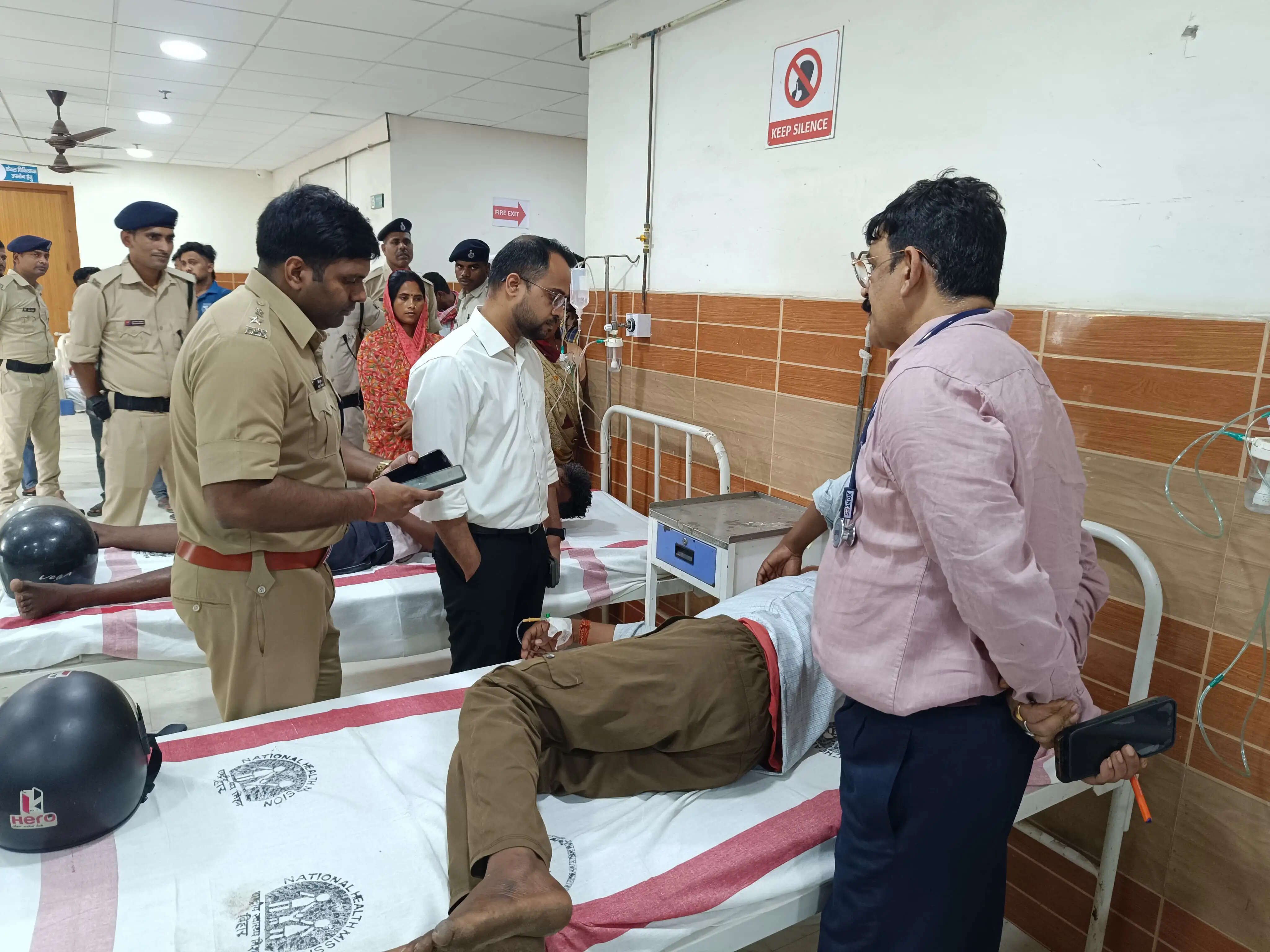 जिलाधिकारी एवं एसएसपी ने सदर अस्पताल का किया निरीक्षण