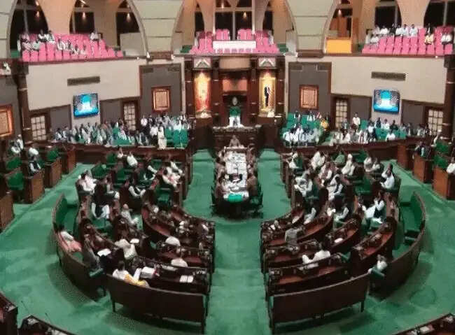 मप्र विधानसभा में इंदौर के दूषित जल कांड पर हंगामा, सदन में चर्चा नहीं होने पर कांग्रेस ने किया बहिर्गमन