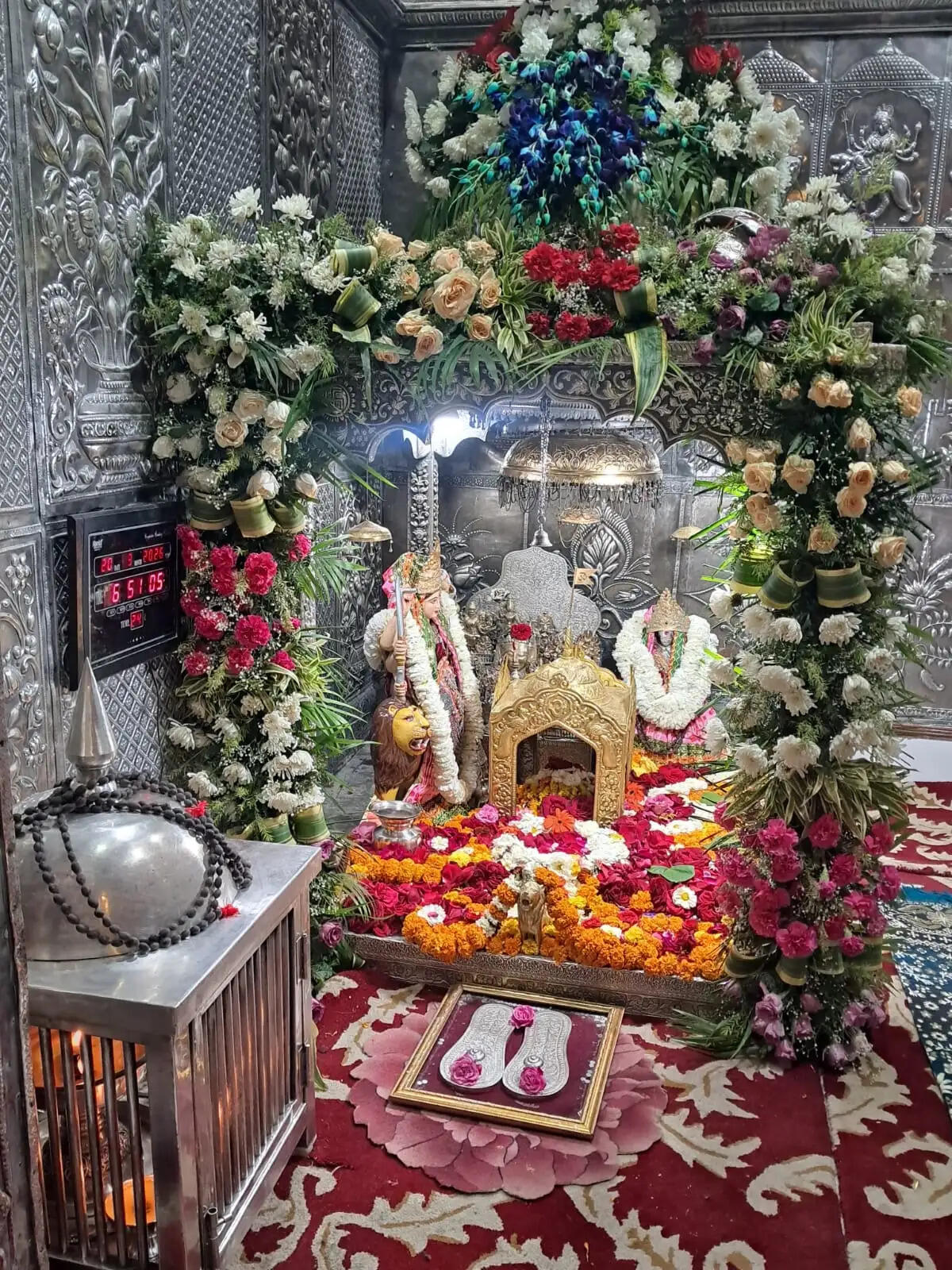 दूसरे नवरात्र पर 6500 श्रद्धालुओं ने माथा टेका