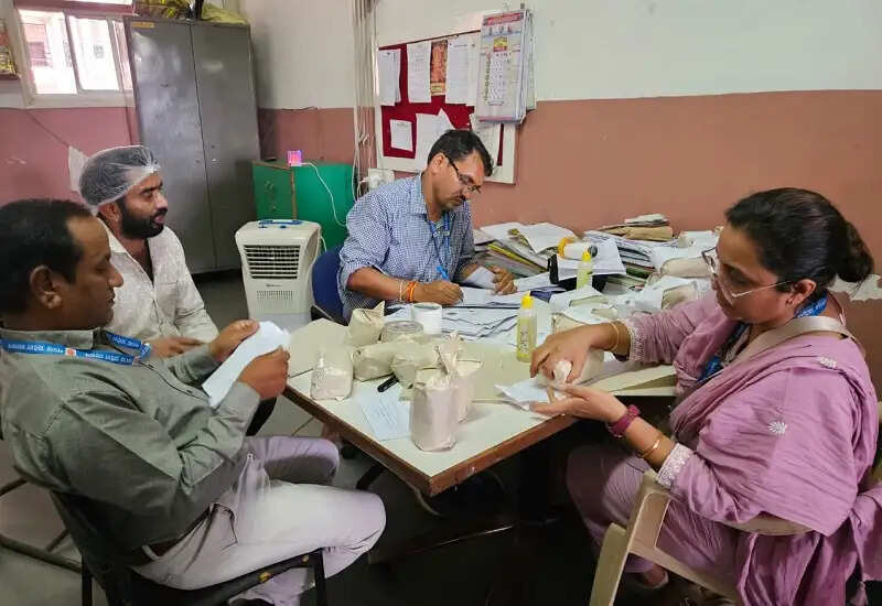 इंदौरः शैक्षणिक संस्थानों के मेस और कैंटीनों का हुआ सघन निरीक्षण