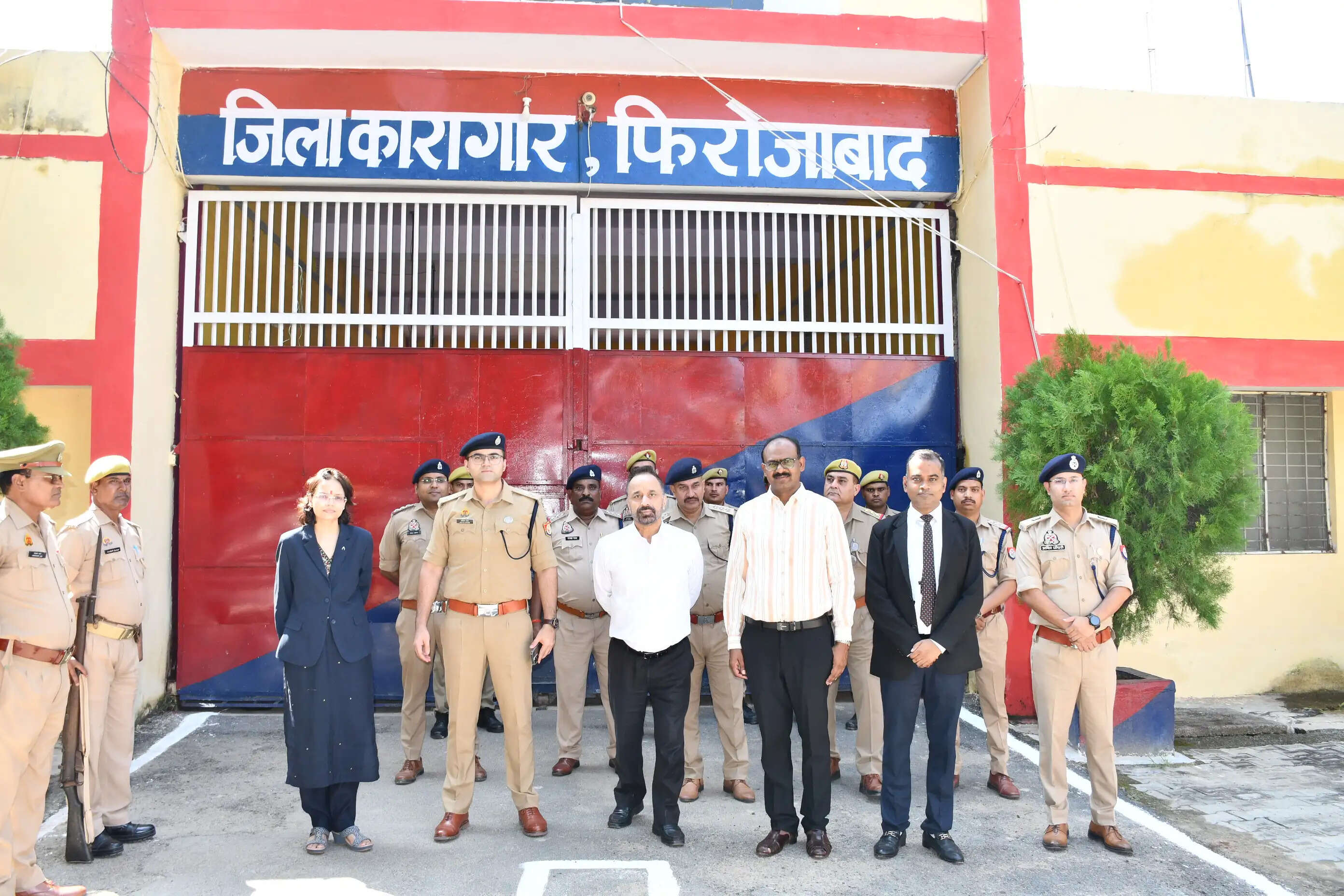 जिला जज ने डीएम-एसएसपी के साथ जेल में किया औचक निरीक्षण