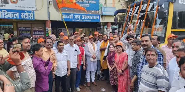 धमतरी से अयोध्या-काशी धार्मिक यात्रा का शुभारंभ