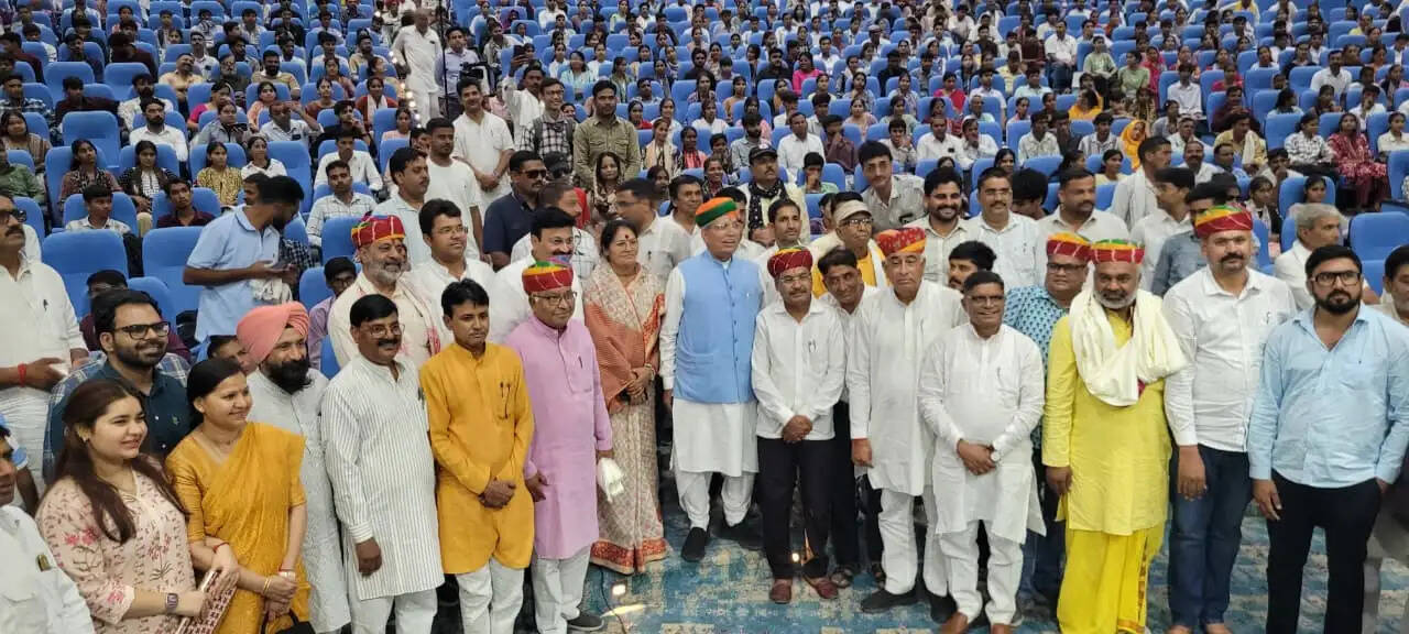 प्रतिभावान और जरूरतमंद युवाओं को करियर चयन में सहायता उपलब्ध कराएंगे : केंद्रीय मंत्री अर्जुन राम