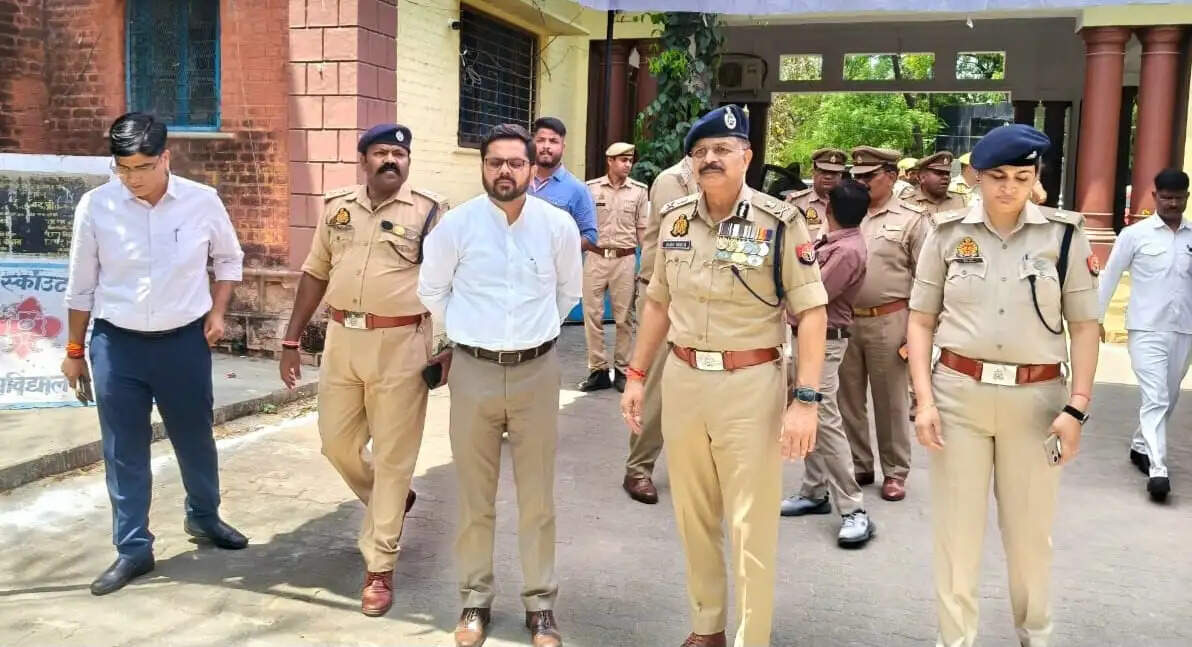 होमगार्ड भर्ती परीक्षा : दूसरे दिन 5300 अभ्यर्थियों ने छोड़ी परीक्षा