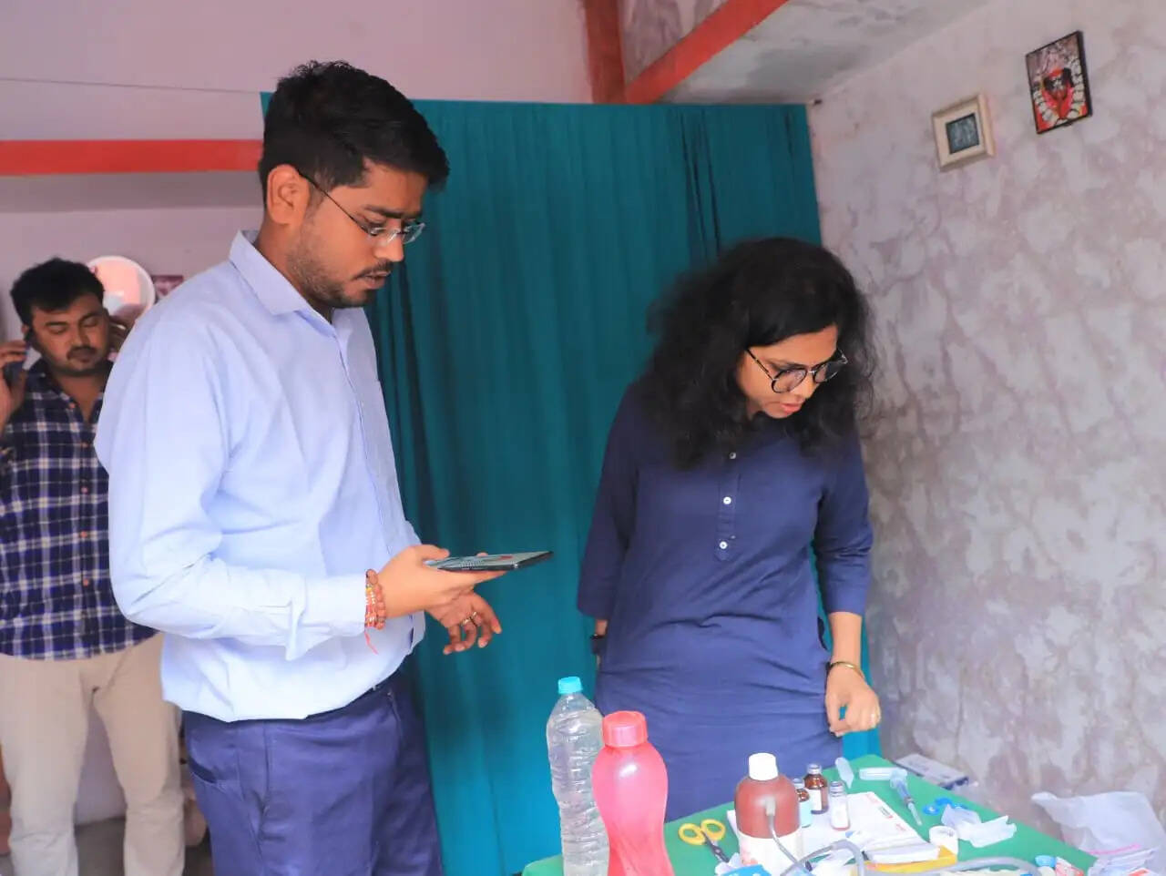 आगरमालवाः जनविश्वास अभियान के तहत निरीक्षण के दौरान एक निजी क्लिनिक सील