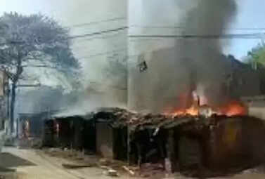 छत्तीसगढ़ के मजदूरों की झुग्गी- झोपड़ी जलकर खाक