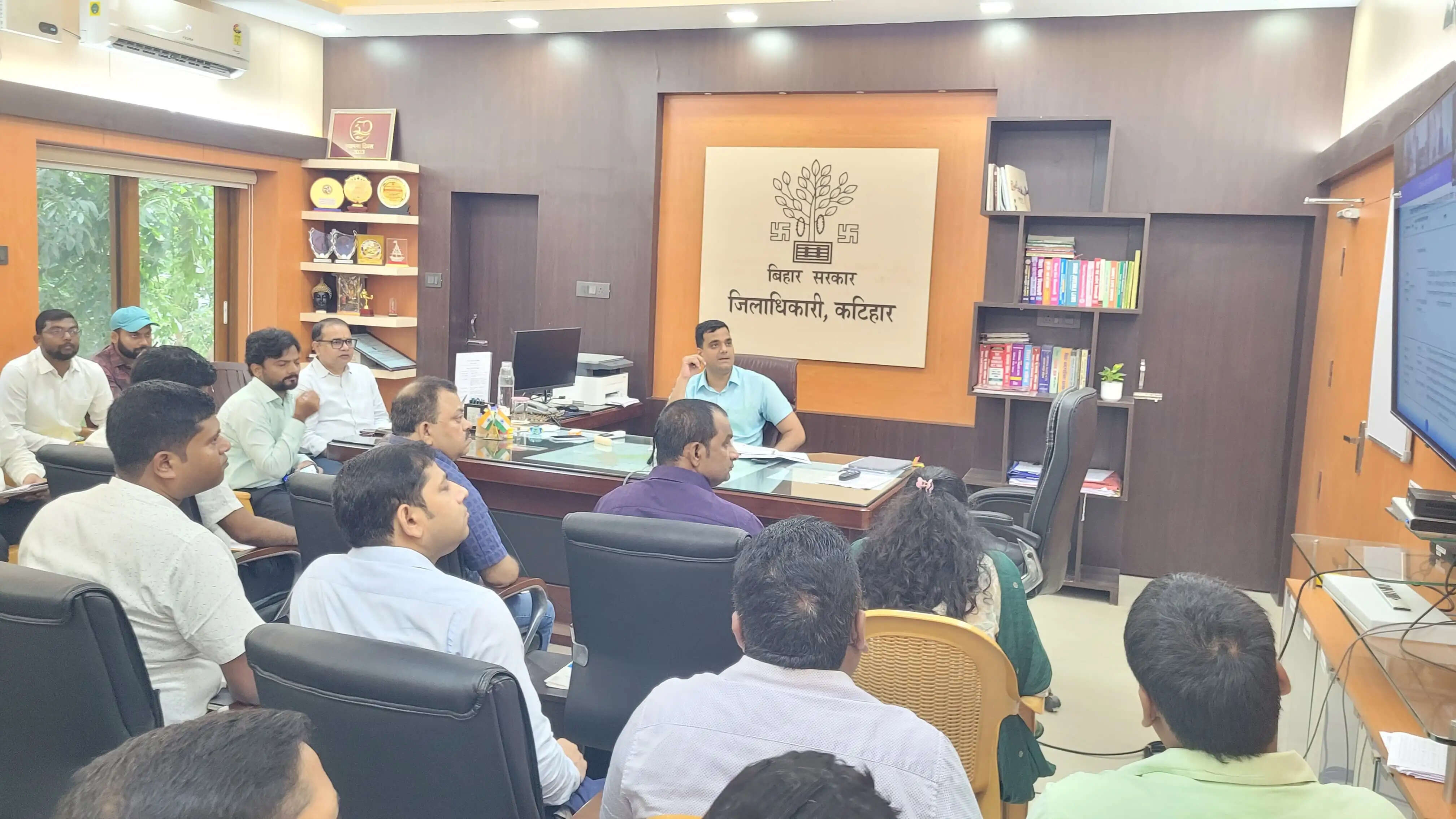 विकास योजनाओं में कोताही बर्दाश्त नहीं: डीएम
