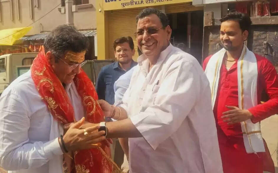 दिल्ली के उपमुख्यमंत्री प्रवेश वर्मा ने किए मां विंध्यवासिनी के दर्शन