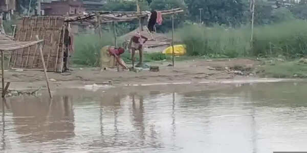 कानपुर में बढ़ा गंगा का जलस्तर, बैराज पर चेतावनी स्तर के करीब पहुंचा