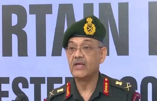 सेना को हमेशा&nbsp;आगे रहने के लिए नई क्षमताओं के साथ&nbsp;बेहतर तरीके खोजने होंगे